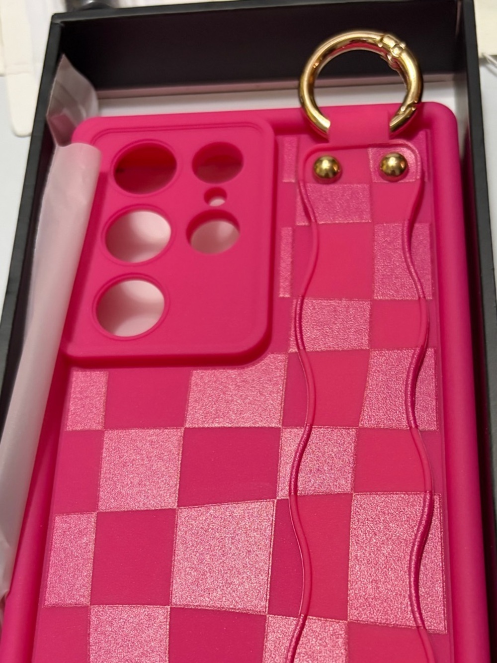 Hot Pink Leopard-Pattern Silicone Phone Case with Wrist Strap Galaxy S23 Ultra - Picture 2 of 4
